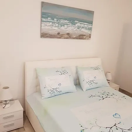 Apartment Mia 1 *