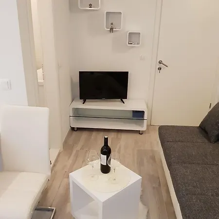 Apartment Mia 1 *