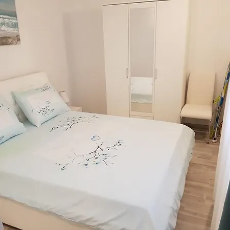 Mia 1 * Baska Voda